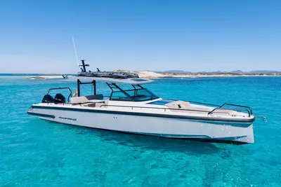 2025 Axopar 37 Sun-Top