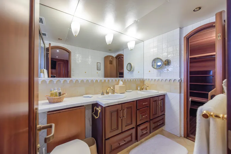 Ocean Pearl Yacht Photos Pics 