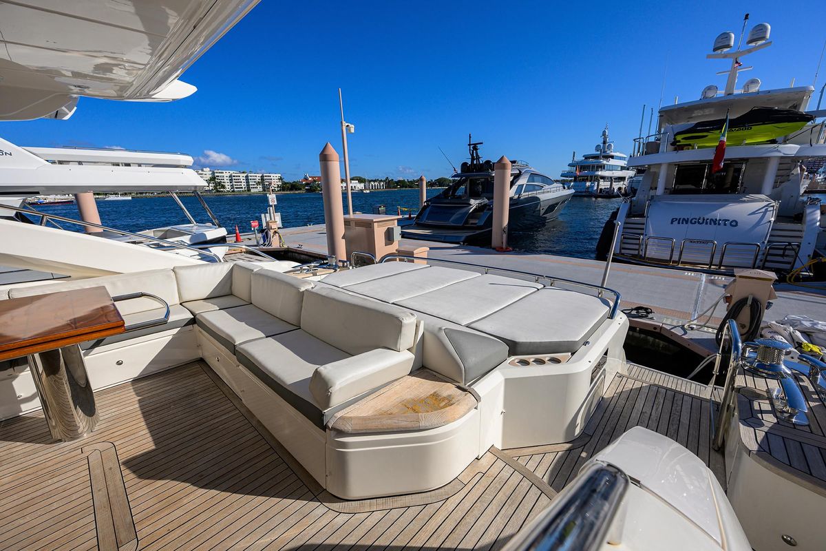 2013 Princess 72 