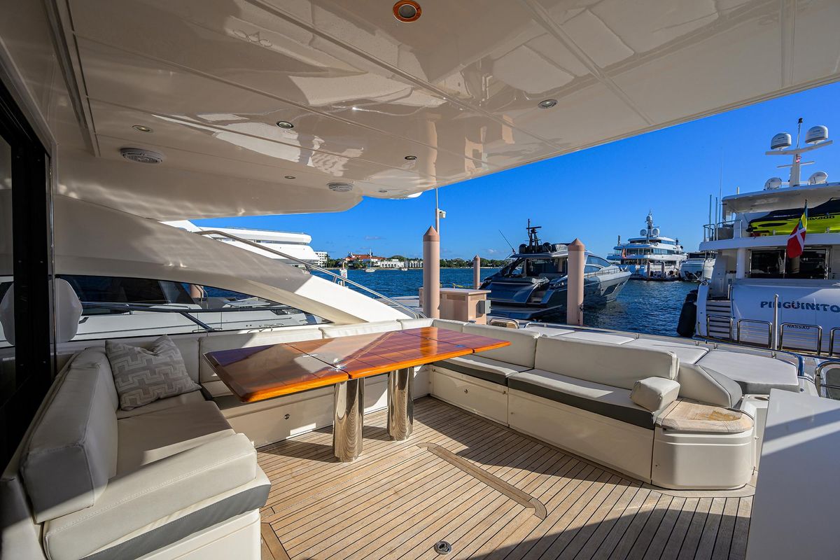 2013 Princess 72 