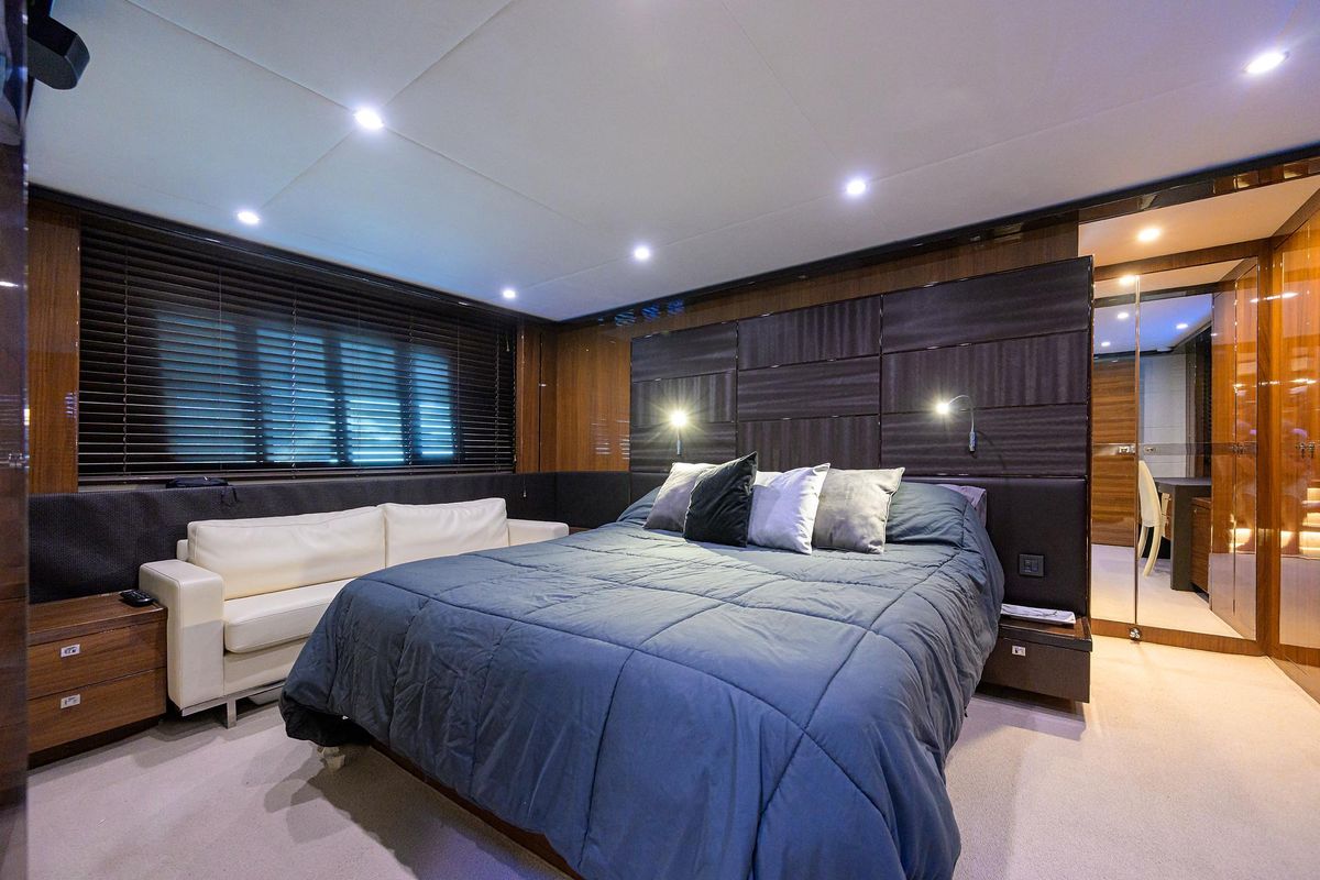 2013 Princess 72 