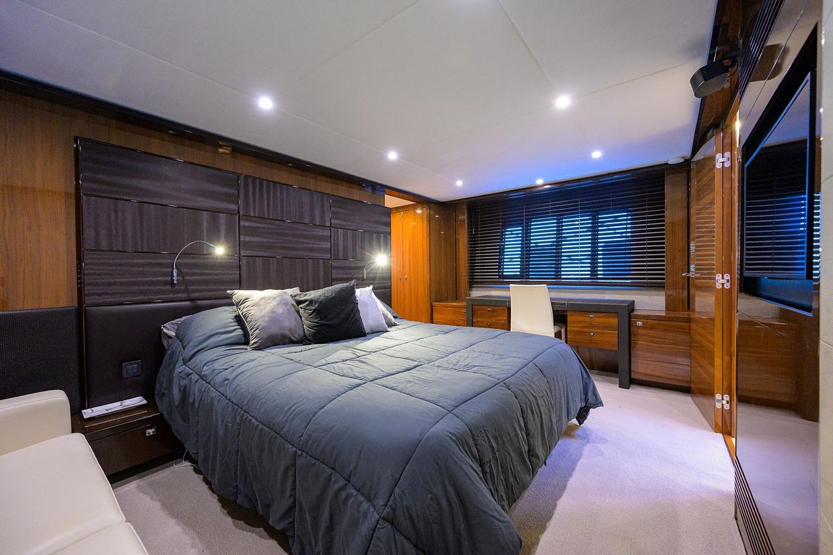 2013 Princess 72 