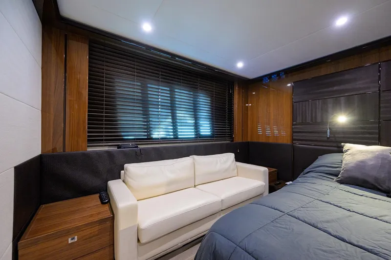 Joint Credit II Yacht Photos Pics Princess 72 Joint Credit II - Interior Stateroom