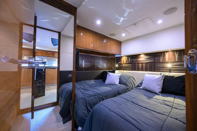 Joint Credit II Yacht Photos Pics Princess 72 Joint Credit II - Interior Stateroom