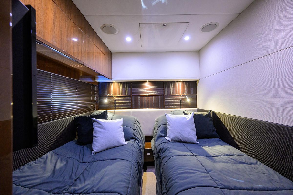 2013 Princess 72 