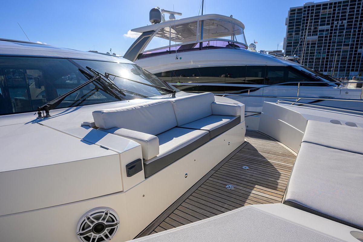 2013 Princess 72 