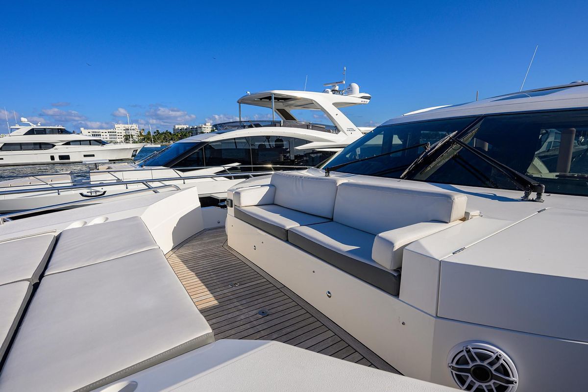 2013 Princess 72 
