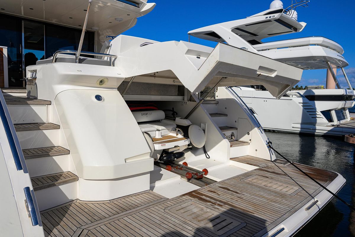 2013 Princess 72 