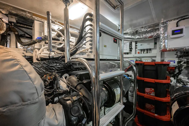 Joint Credit II Yacht Photos Pics Princess 72 Joint Credit II - Engine Room