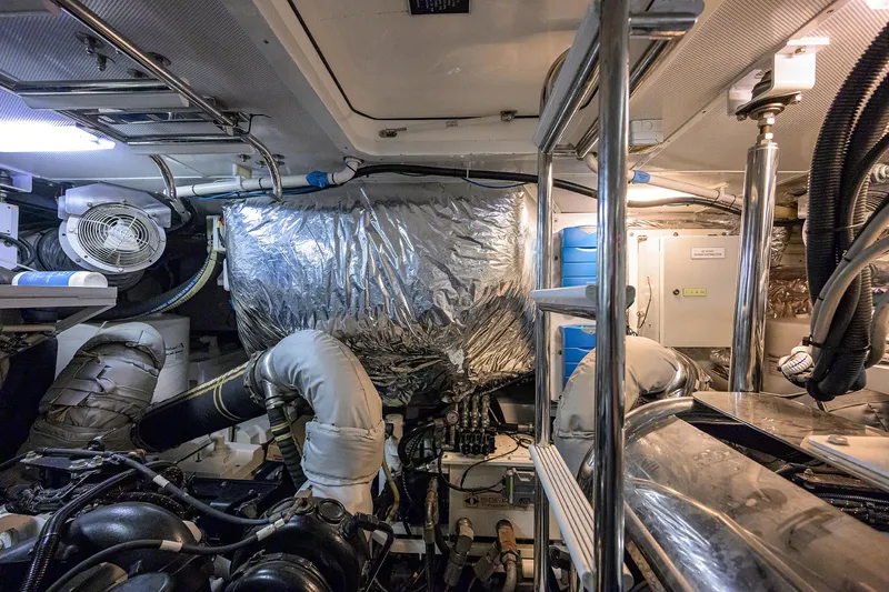 Joint Credit II Yacht Photos Pics Princess 72 Joint Credit II - Engine Room