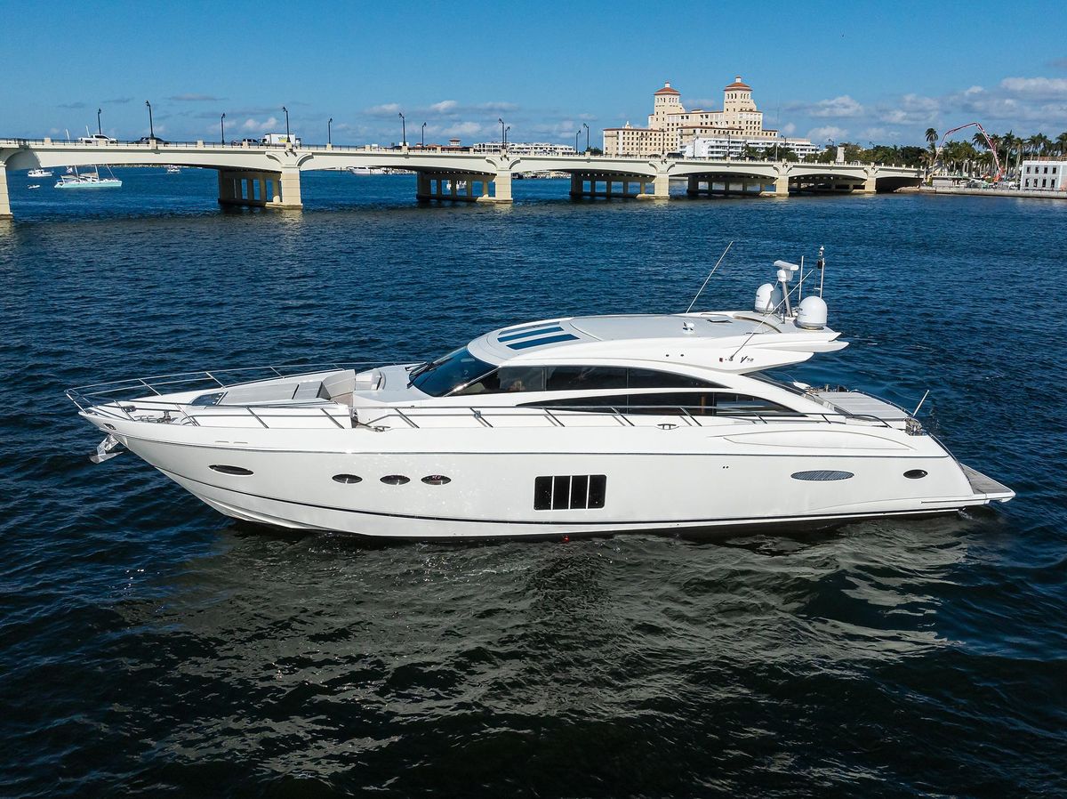 2013 Princess 72 