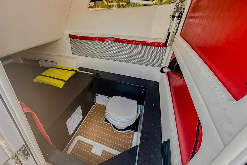  Yacht Photos Pics 2021 Nortech - Head