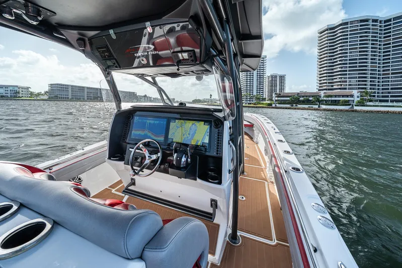  Yacht Photos Pics 2021 Nortech - Helm