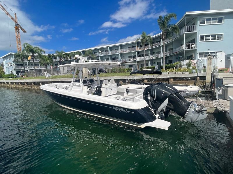 2014 Intrepid 327 Center Console