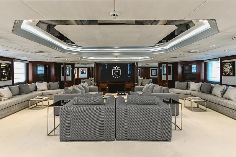 Chakra Yacht Photos Pics B-deck main salon