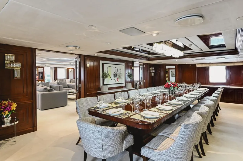 Chakra Yacht Photos Pics B-deck dining area