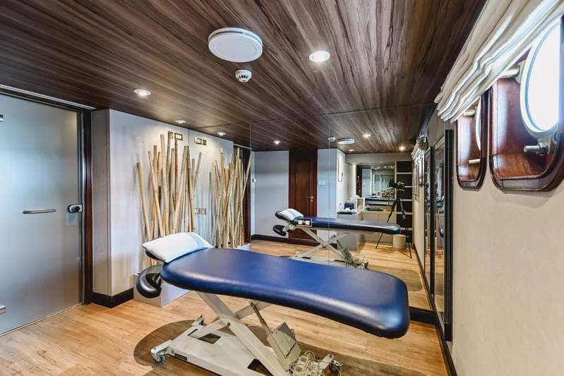 Chakra Yacht Photos Pics C-deck massage room