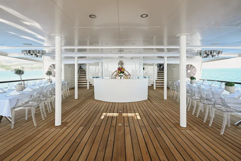 Chakra Yacht Photos Pics C-deck external aft dining area