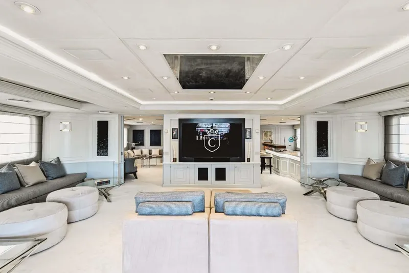 Chakra Yacht Photos Pics A-deck salon