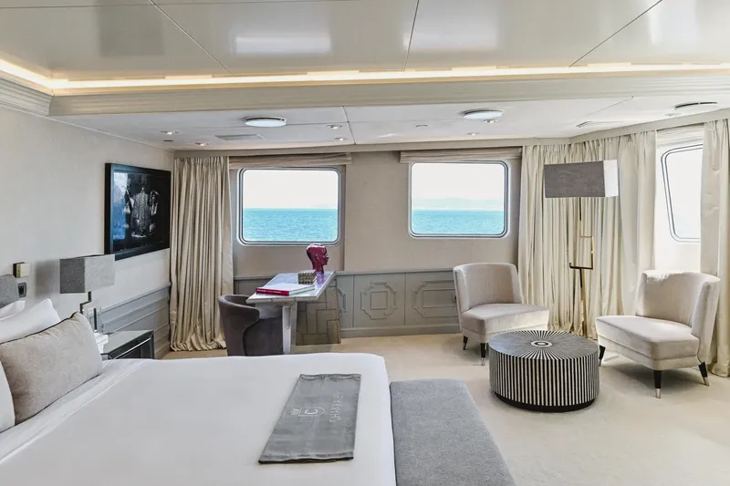 Chakra Yacht Photos Pics A-deck VIP suite
