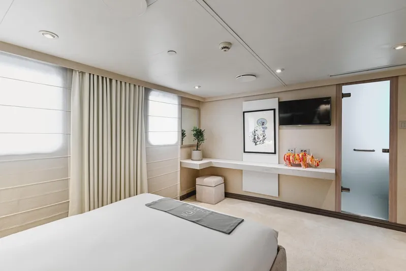 Chakra Yacht Photos Pics A-deck double cabin