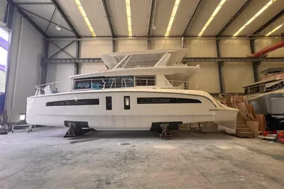 Mazarin 55 Catamaran - HYBRID