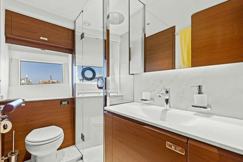 Princess Rose III Yacht Photos Pics Guest Head