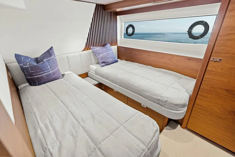 Princess Rose III Yacht Photos Pics Guest Stateroom - Starboard