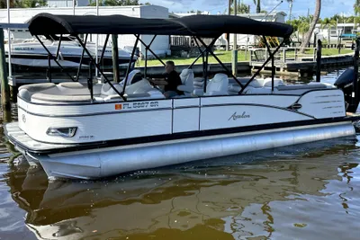 2019 Avalon 2585 Catalina Platinum Quad Lounger