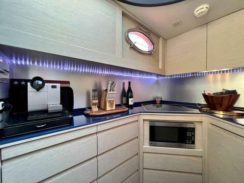 2014 Pershing 64