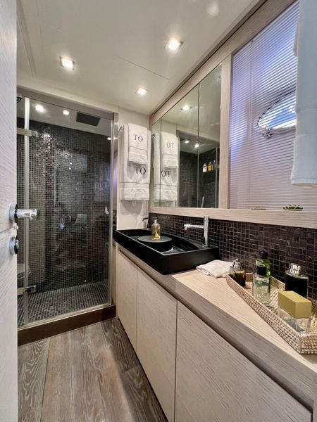 2014 Pershing 64