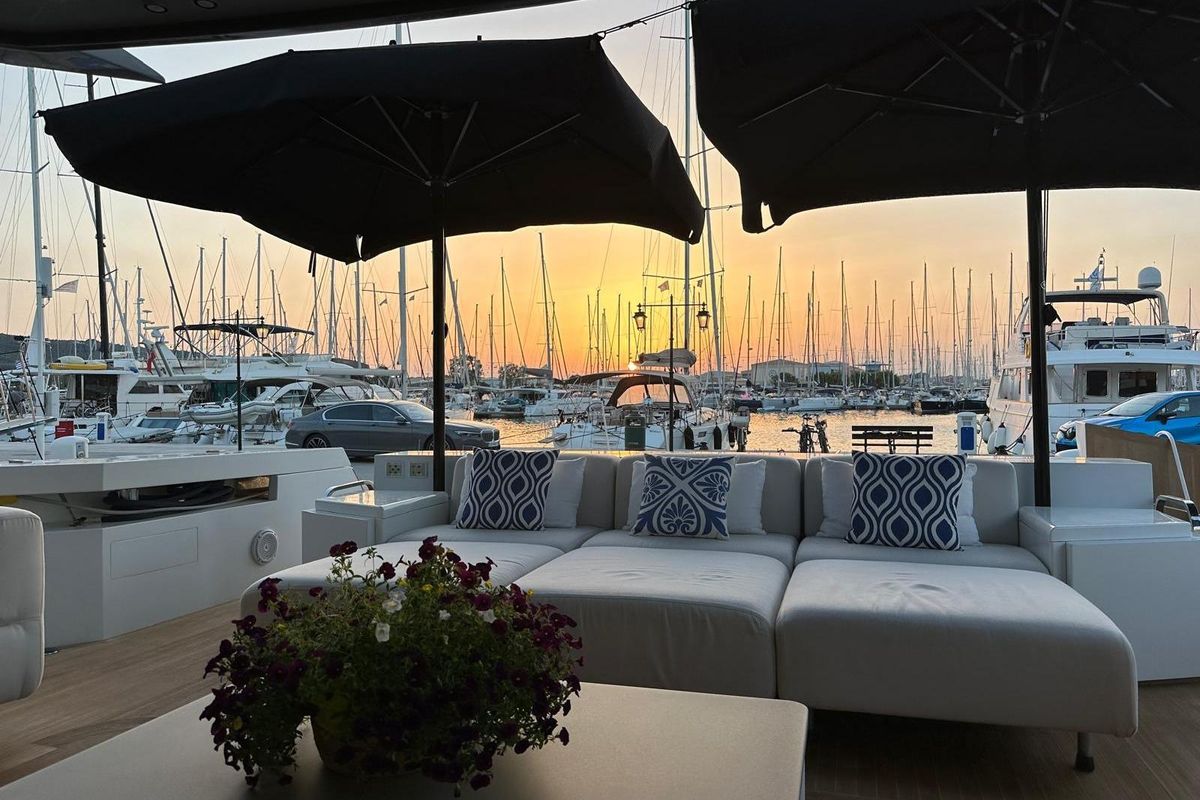 2018 Arcadia Yachts 85 