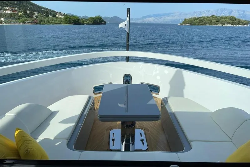 D&d Yacht Photos Pics BOW