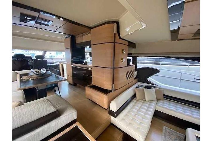 2011 Azimut 70