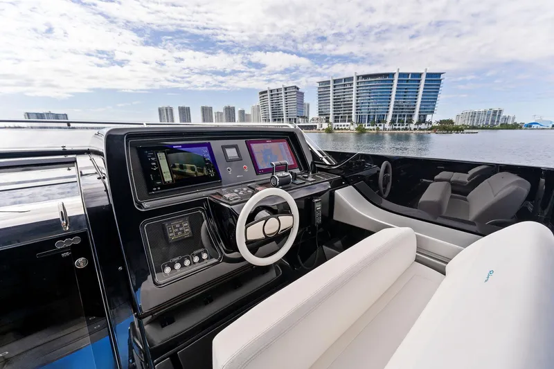 Beso Yacht Photos Pics 