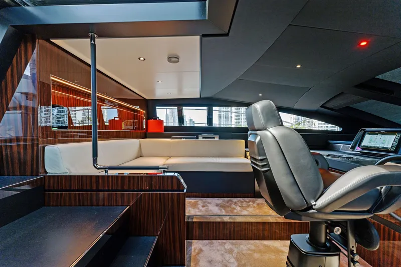 Beso Yacht Photos Pics 