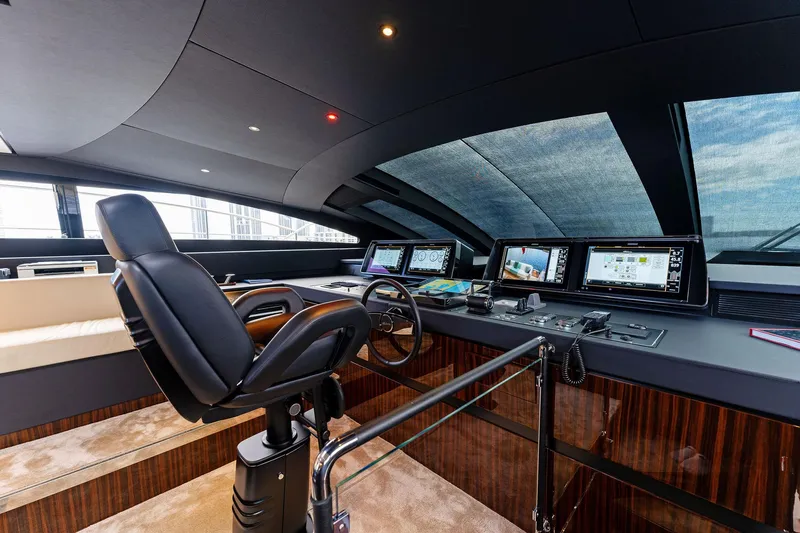 Beso Yacht Photos Pics 