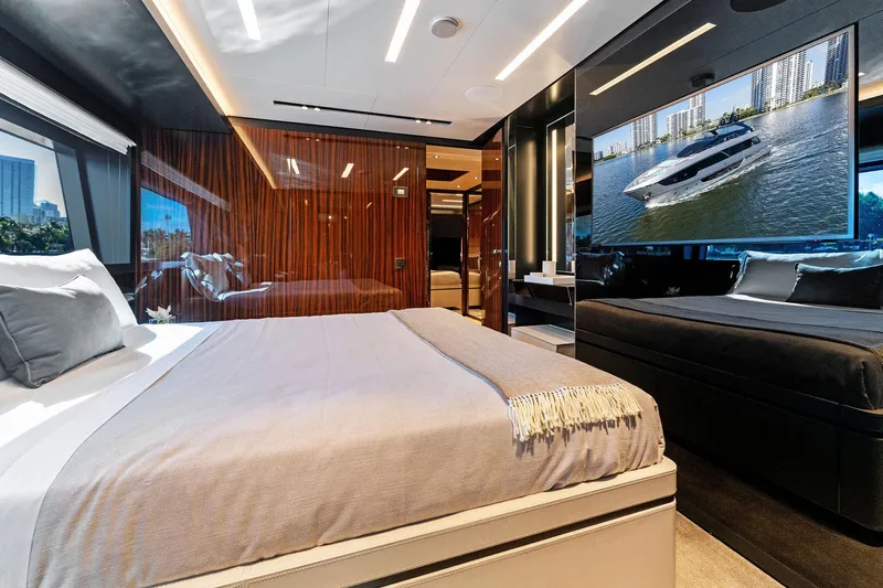 Beso Yacht Photos Pics 