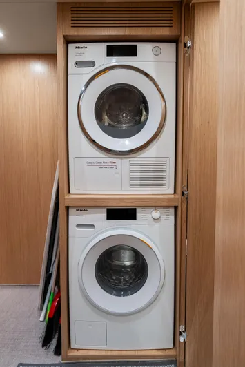 Beso Yacht Photos Pics 