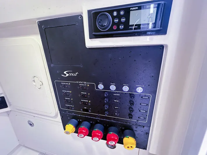 Knot Reel Serious Yacht Photos Pics Control panel of a 2015 Scout 320 LXF boat with Fusion audio system.
