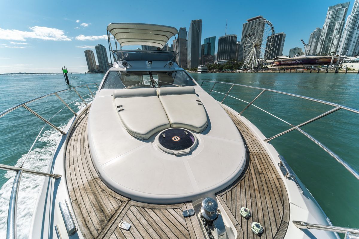 2012 Azimut 48 