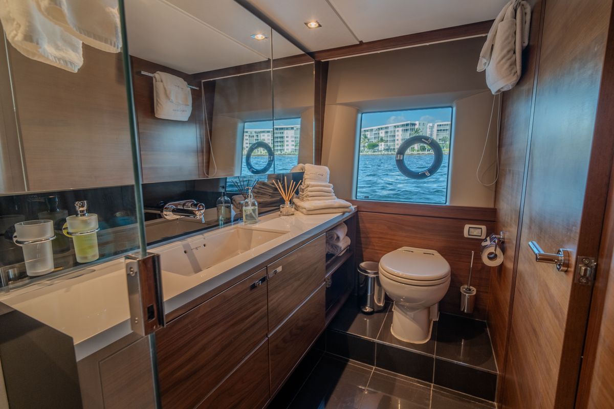 2015 Princess 68 