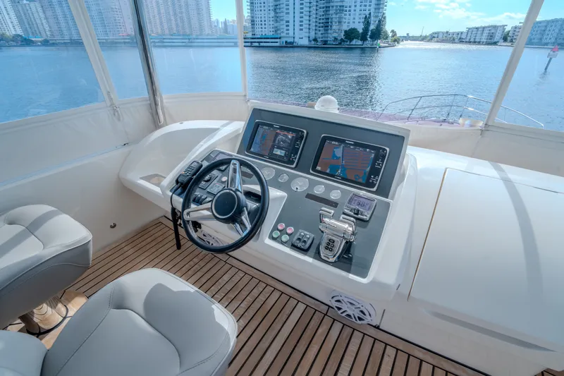 Clarity Yacht Photos Pics 