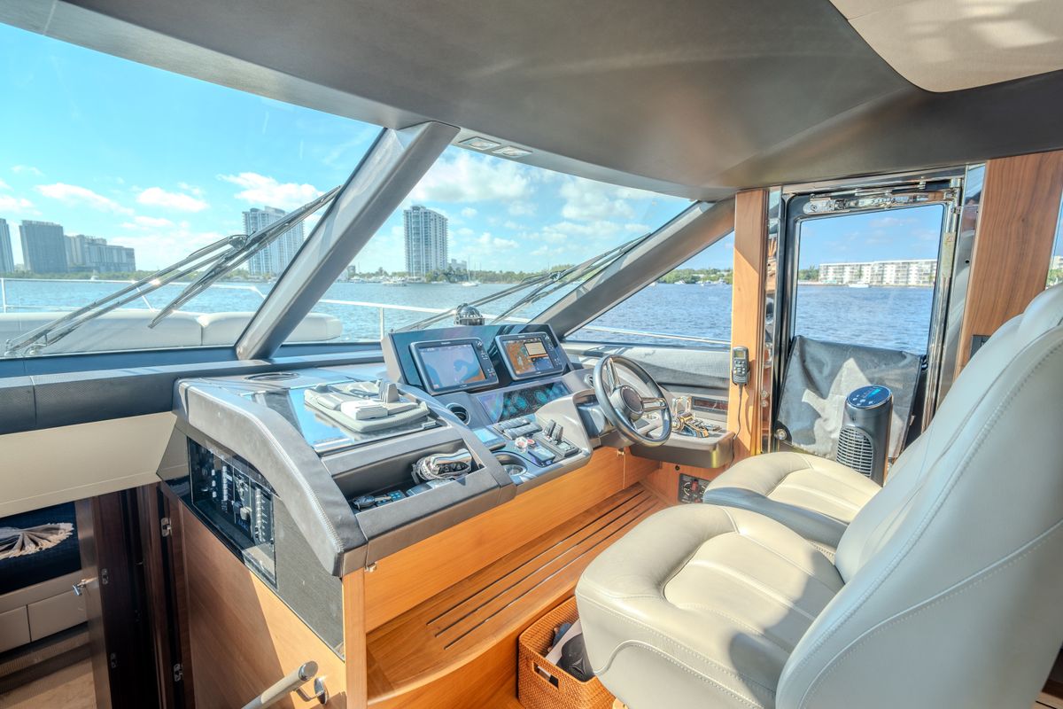 2015 Princess 68 