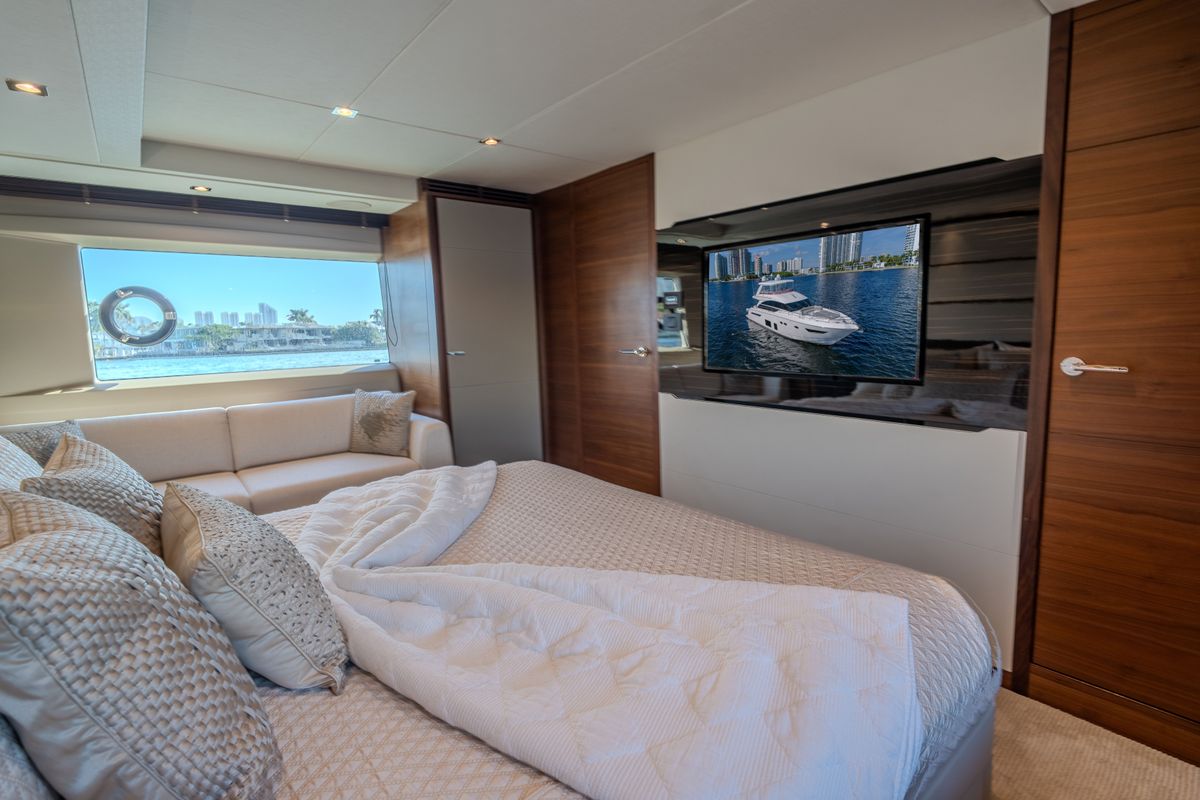 2015 Princess 68 