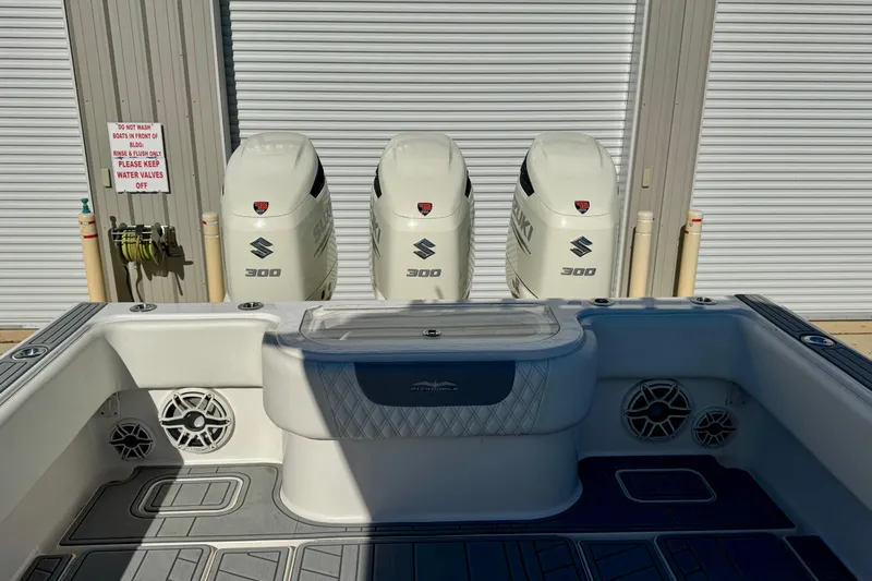  Yacht Photos Pics 2014 Invincible 36 Open Fisherman boat with triple Suzuki 300 engines.