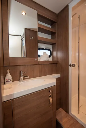 Windward Yacht Photos Pics Owner's cabin shower