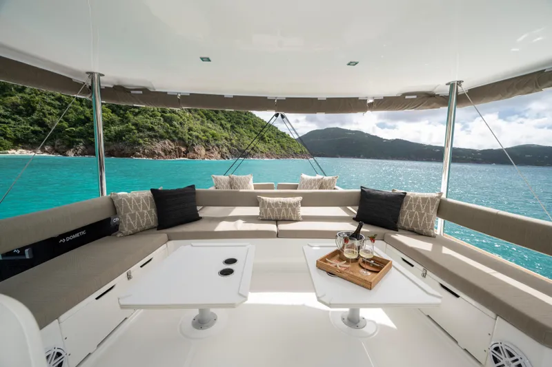 Windward Yacht Photos Pics Flybridge