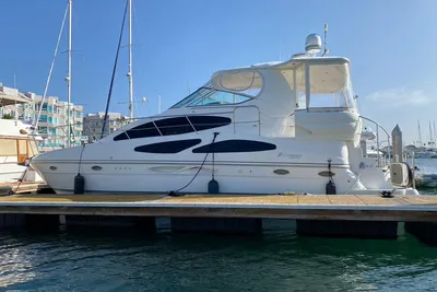 Cruisers Yachts 405 Express Motoryacht