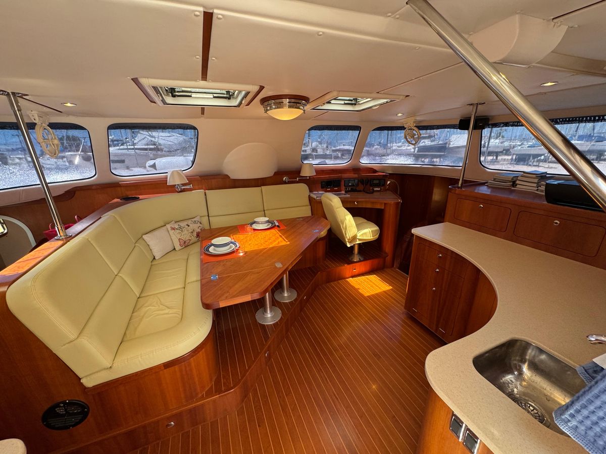 2016 Antares 44 